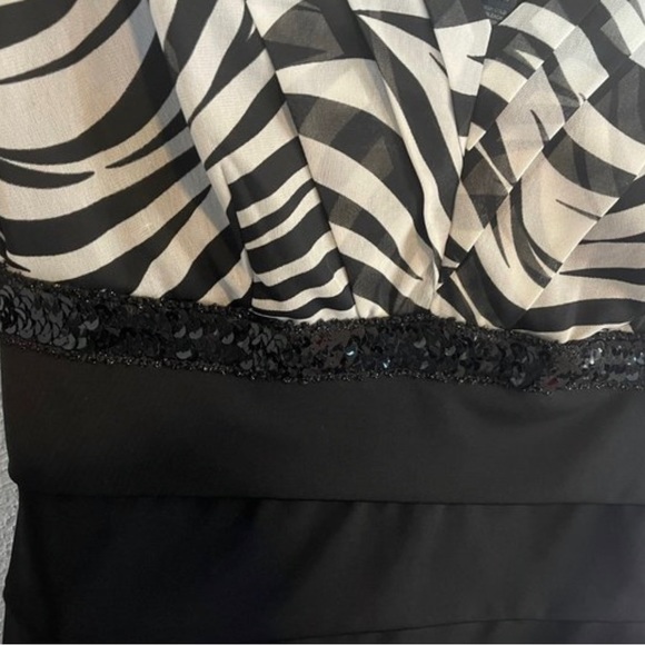 Enfocus Studio. Sequence and zebra print dress size 10 NWOT - Picture 3 of 4